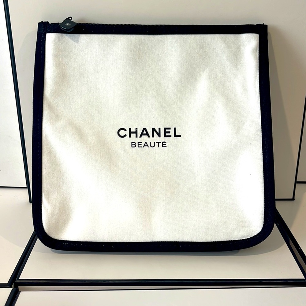 Chanel Make up set - Picture 5 of 10